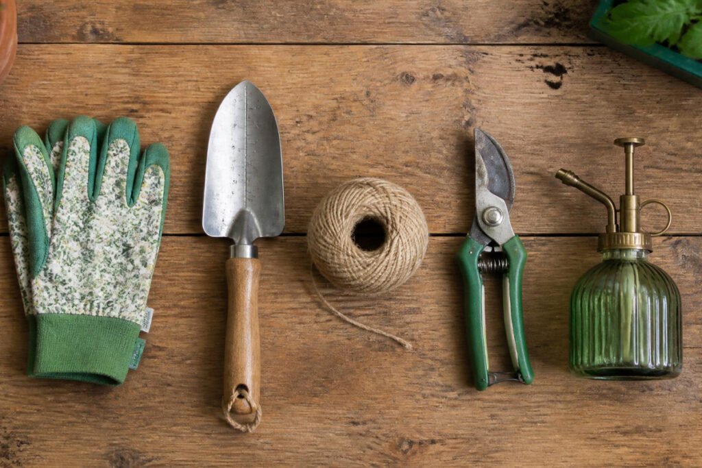 5 Essential Gardening Accessories for a More Comfortable Vegetable Garden 3